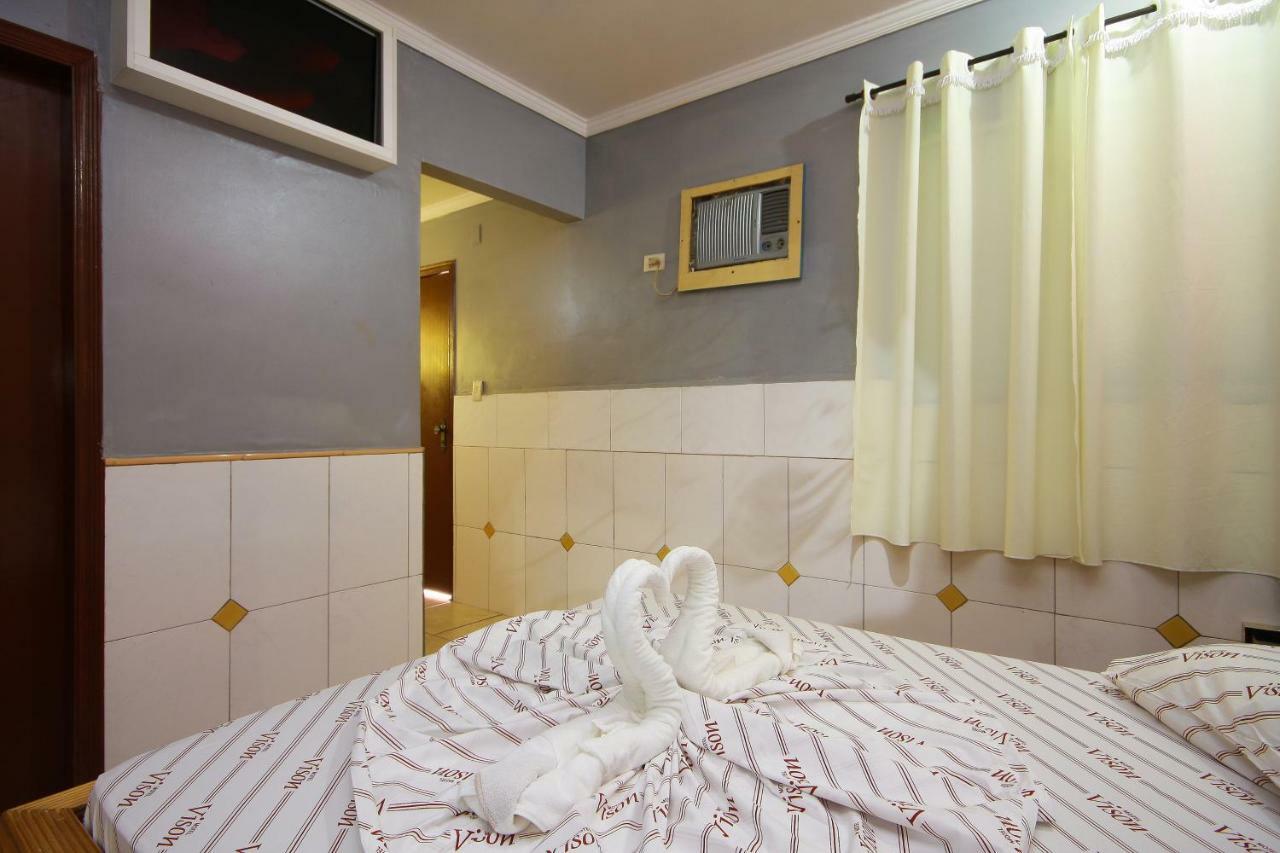 Motel Vison กัวรูยุส ภายนอก รูปภาพ