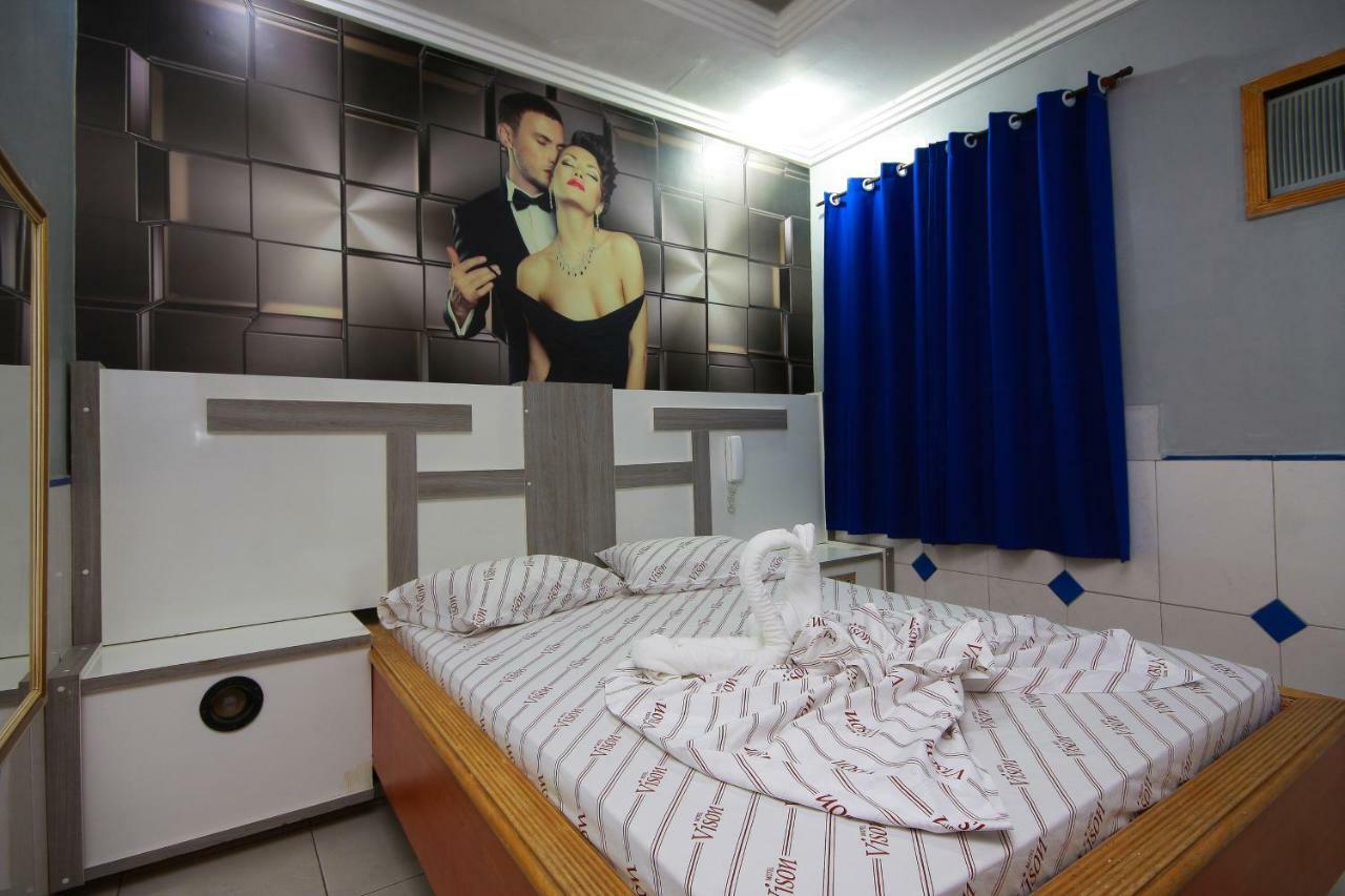 Motel Vison กัวรูยุส ภายนอก รูปภาพ